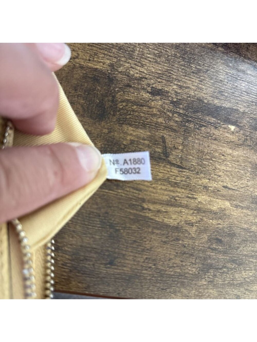 Coach Retro Yellow Leather Wristlet Corner Zip Wallet Small Clutch #58032 - Picture 11 of 11